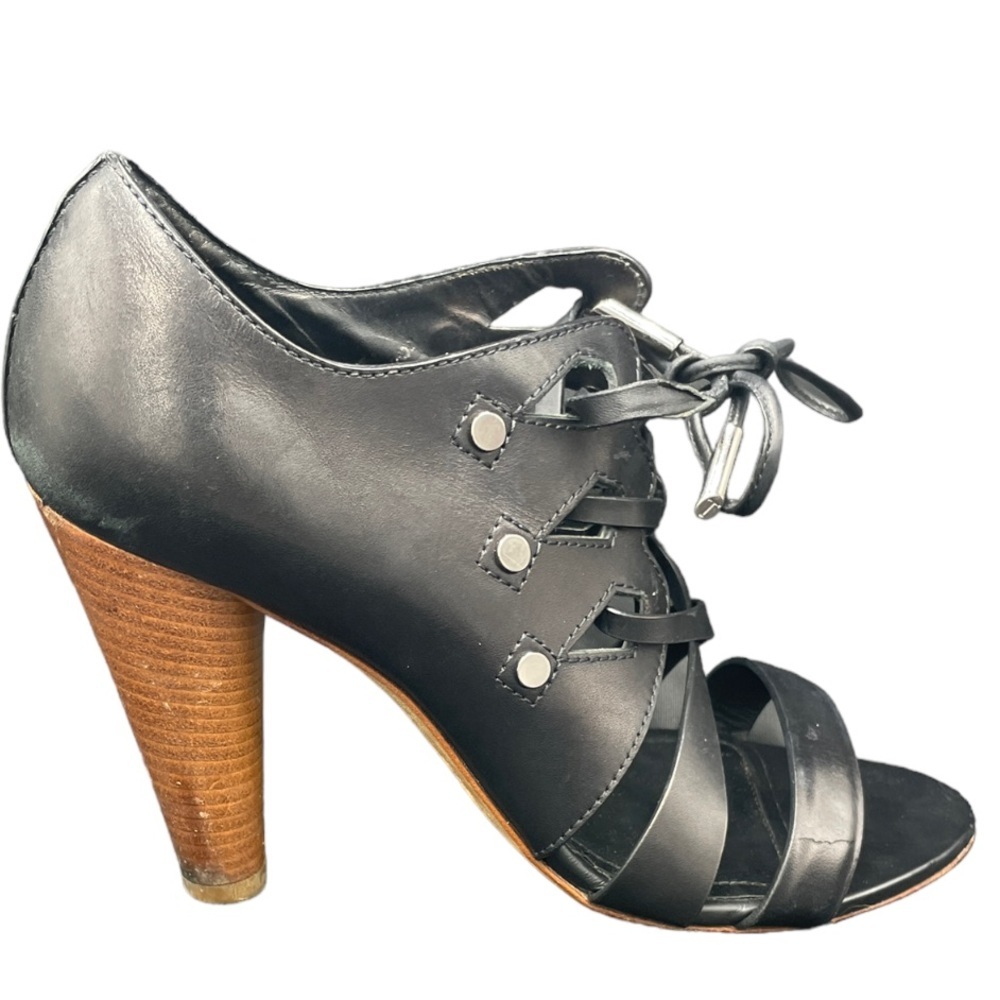 Tods Womens High Heel Leather Pumps